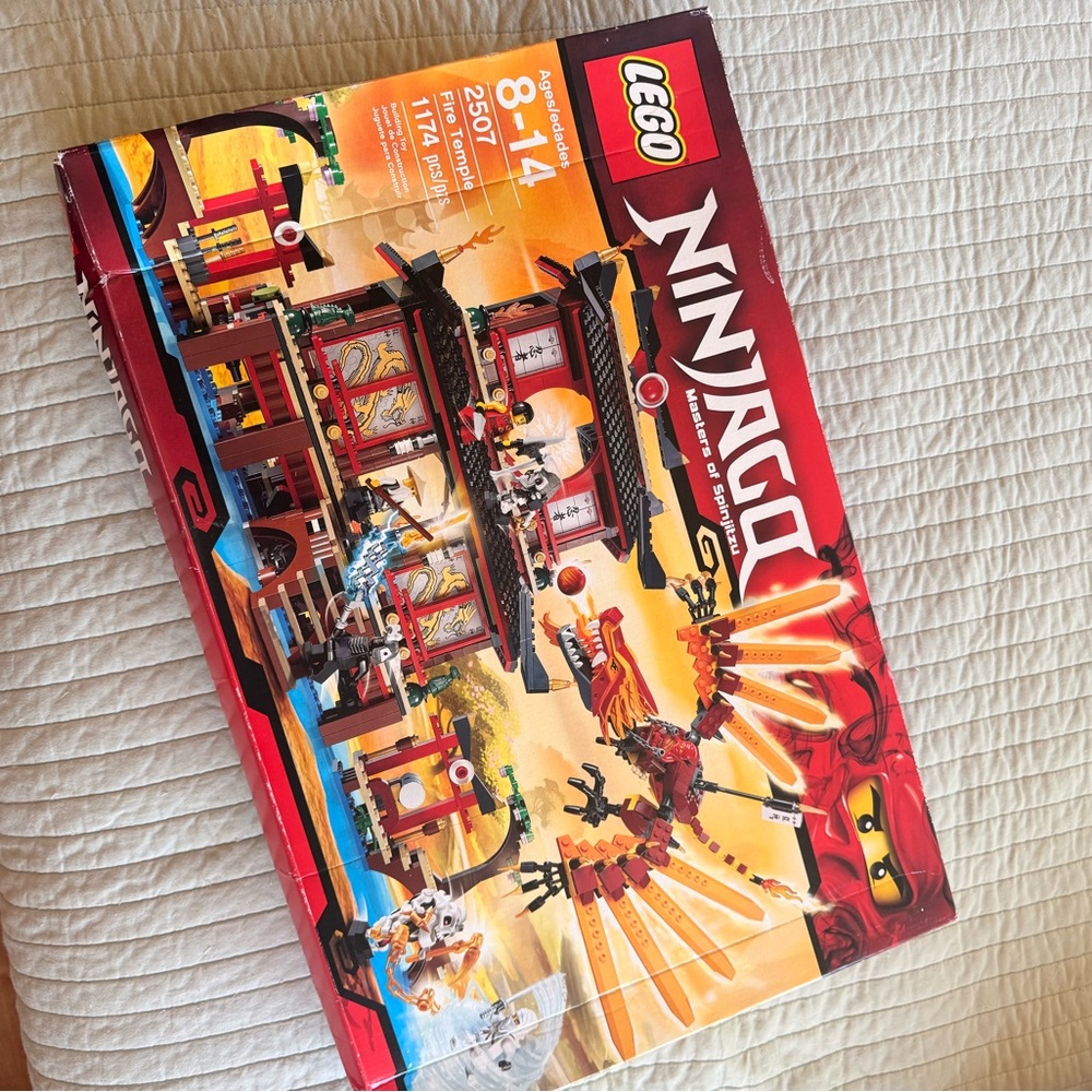 LEGO Ninjago Red and Black Temple Battle Set